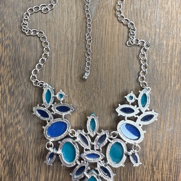 STATEMENT COLLAR NECKLACE | Navy + Teal Fauceted Glass Beads | Silver Chain - Picture 5 of 5